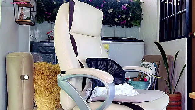 yanella fire online show from 03/29/26, 01:11