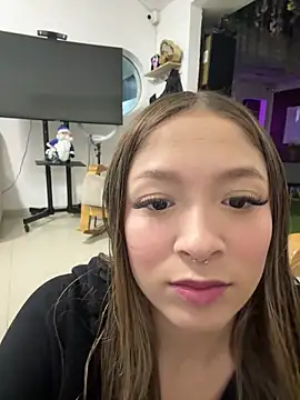 Victoria Adams14 online show from 12/19/25, 03:02