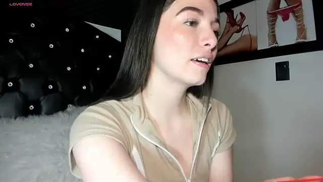 Snapshot of diana_queen_ chatting on 12/02/25, 09:54 diana queen online show from 12/02/25, 09:54