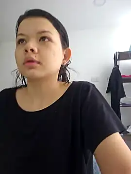 Snapshot of azumiichan chatting on 12/27/24, 02:22 azumiichan online show from 12/27/24, 02:22