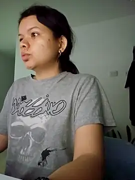 Snapshot of azumiichan chatting on 12/28/24, 04:30 azumiichan online show from 12/28/24, 04:30