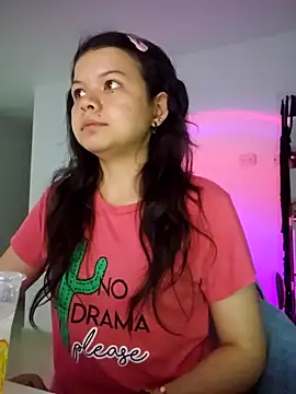 Snapshot of azumiichan chatting on 01/14/25, 12:33 azumiichan online show from 01/14/25, 12:33