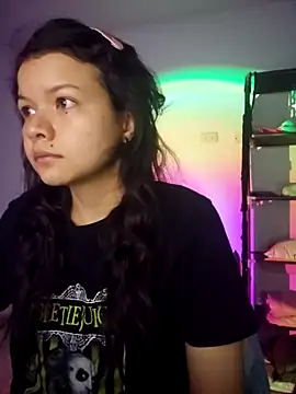 Snapshot of azumiichan chatting on 01/21/25, 03:37 azumiichan online show from 01/21/25, 03:37