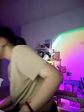 Snapshot of azumiichan chatting on 02/05/25, 01:58 azumiichan online show from 02/05/25, 01:58