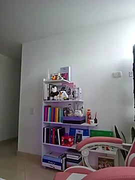 Snapshot of azumiichan chatting on 02/05/25, 04:14 azumiichan online show from 02/05/25, 04:14