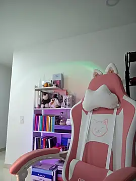 Snapshot of azumiichan chatting on 02/06/25, 03:59 azumiichan online show from 02/06/25, 03:59