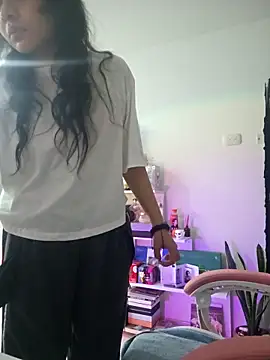 Snapshot of azumiichan chatting on 02/28/25, 02:42 azumiichan online show from 02/28/25, 02:42