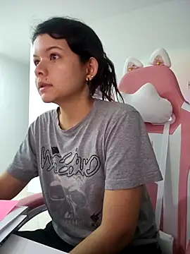 Snapshot of azumiichan chatting on 03/06/25, 04:08 azumiichan online show from 03/06/25, 04:08