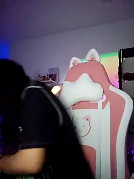 Snapshot of azumiichan chatting on 03/11/25, 04:10 azumiichan online show from 03/11/25, 04:10