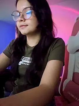 Snapshot of azumiichan chatting on 09/10/25, 12:10 azumiichan online show from 09/10/25, 12:10