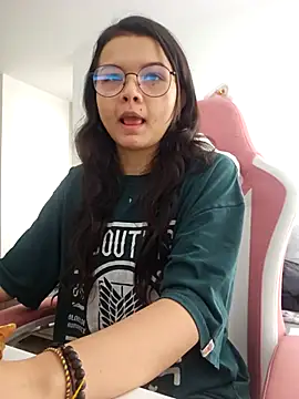 Snapshot of azumiichan chatting on 09/15/25, 09:37 azumiichan online show from 09/15/25, 09:37