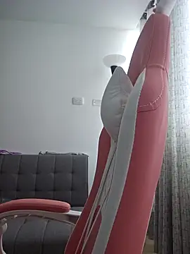 Snapshot of azumiichan chatting on 09/18/25, 02:30 azumiichan online show from 09/18/25, 02:30