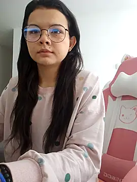 Snapshot of azumiichan chatting on 09/25/25, 01:37 azumiichan online show from 09/25/25, 01:37