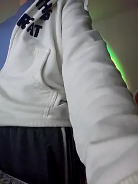 Snapshot of azumiichan chatting on 10/02/25, 12:17 azumiichan online show from 10/02/25, 12:17