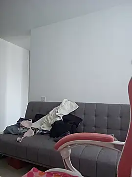 Snapshot of azumiichan chatting on 10/02/25, 01:29 azumiichan online show from 10/02/25, 01:29