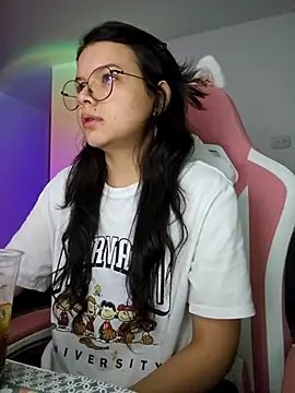 Snapshot of azumiichan chatting on 10/07/25, 12:08 azumiichan online show from 10/07/25, 12:08