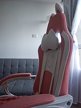 Snapshot of azumiichan chatting on 10/09/25, 01:20 azumiichan online show from 10/09/25, 01:20