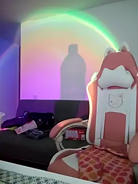 Snapshot of azumiichan chatting on 10/11/25, 12:10 azumiichan online show from 10/11/25, 12:10