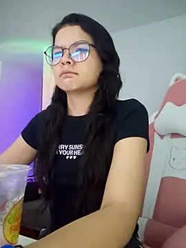 Snapshot of azumiichan chatting on 10/23/25, 12:10 azumiichan online show from 10/23/25, 12:10