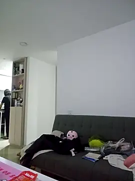 Snapshot of azumiichan chatting on 10/31/25, 12:00 azumiichan online show from 10/31/25, 12:00