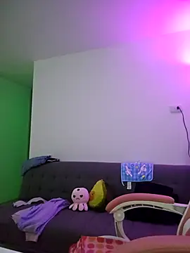 Snapshot of azumiichan chatting on 11/11/25, 12:21 azumiichan online show from 11/11/25, 12:21