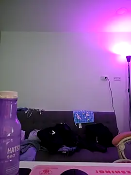 Snapshot of azumiichan chatting on 11/13/25, 02:10 azumiichan online show from 11/13/25, 02:10