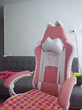 Snapshot of azumiichan chatting on 11/20/25, 02:50 azumiichan online show from 11/20/25, 02:50