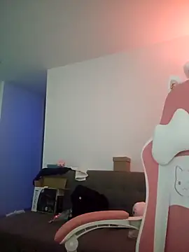 Snapshot of azumiichan chatting on 11/29/25, 12:24 azumiichan online show from 11/29/25, 12:24