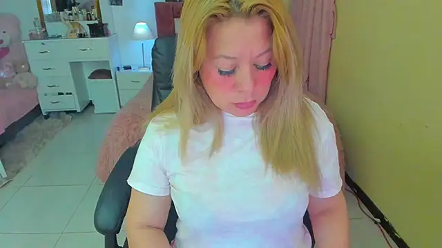 arisha katy1 online show from 11/15/25, 11:32