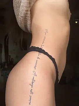 Snapshot of amy_gata chatting on 10/26/25, 08:42 amy gata online show from 10/26/25, 08:42