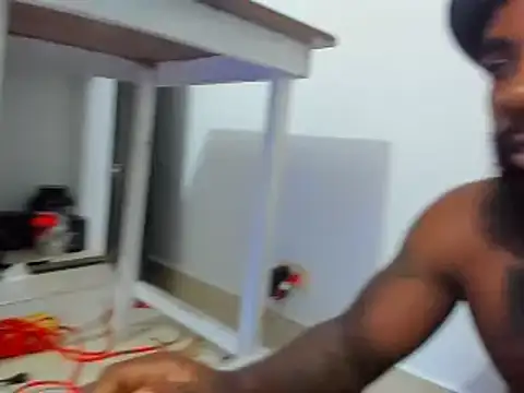 Snapshot of Freedom_24 chatting on 01/11/25, 12:33 Freedom 24 online show from 01/11/25, 12:33