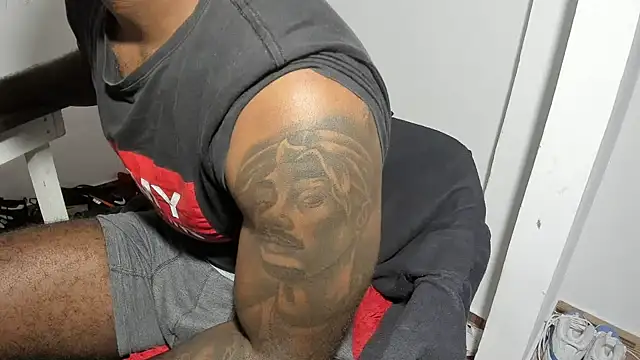 Snapshot of Freedom_24 chatting on 09/24/25, 11:19 Freedom 24 online show from 09/24/25, 11:19