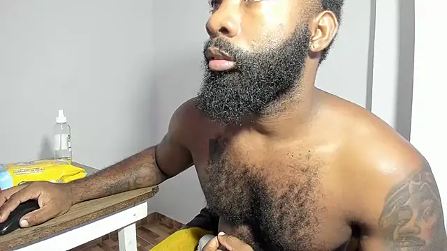 Snapshot of Freedom_24 chatting on 10/13/25, 03:23 Freedom 24 online show from 10/13/25, 03:23