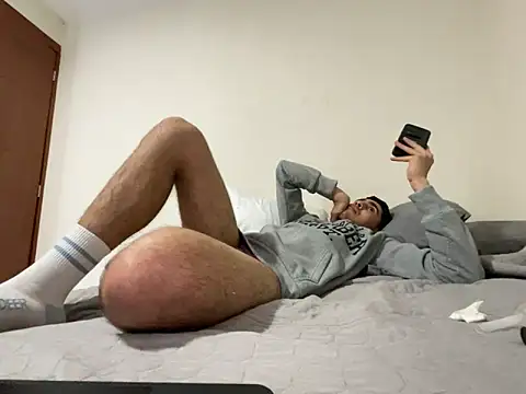 Snapshot of femboyxx69 chatting on 04/18/26, 02:10 femboyxx69 online show from 04/18/26, 02:10