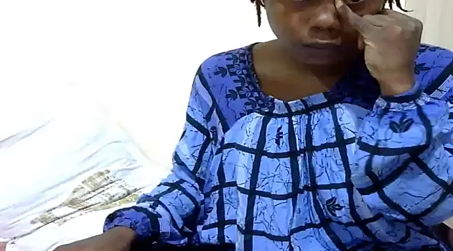 Snapshot of Sexy_kienyeji chatting on 02/04/25, 02:53 Sexy kienyeji online show from 02/04/25, 02:53