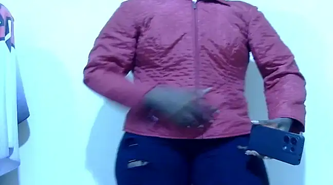 Snapshot of Sexy_kienyeji chatting on 02/05/25, 01:37 Sexy kienyeji online show from 02/05/25, 01:37