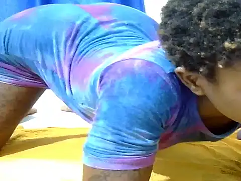 Snapshot of Sexy_kienyeji chatting on 02/23/25, 06:39 Sexy kienyeji online show from 02/23/25, 06:39