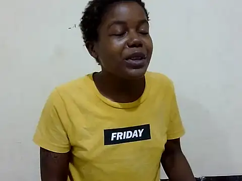 Snapshot of Sexy_kienyeji chatting on 03/21/25, 10:28 Sexy kienyeji online show from 03/21/25, 10:28