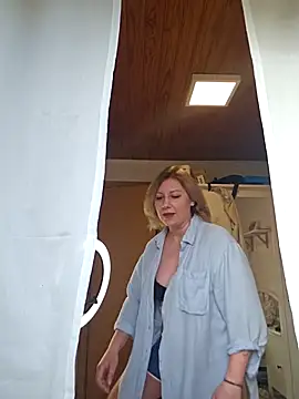 Snapshot of zarina3003 chatting on 02/19/26, 08:43 zarina3003 online show from 02/19/26, 08:43