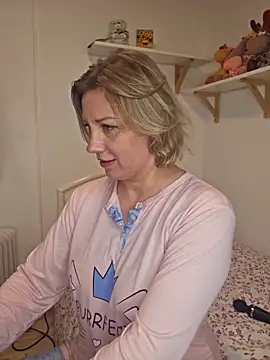 Snapshot of zarina3003 chatting on 03/25/26, 02:17 zarina3003 online show from 03/25/26, 02:17