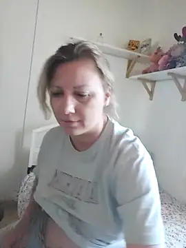 Snapshot of zarina3003 chatting on 03/30/26, 01:56 zarina3003 online show from 03/30/26, 01:56