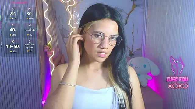 Snapshot of Chiara_tay chatting on 04/18/26, 07:58 Chiara tay online show from 04/18/26, 07:58