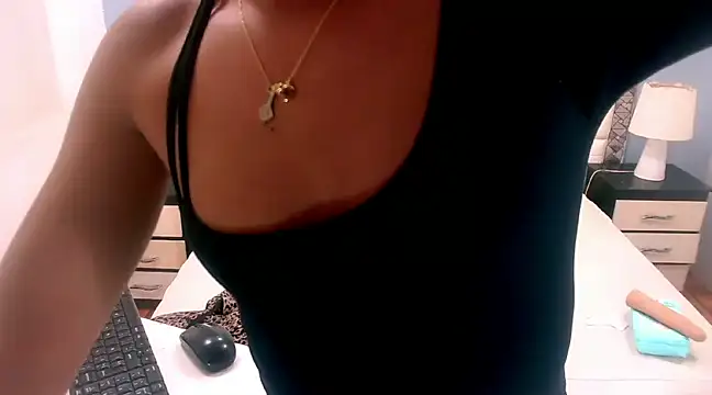 meghanSusexx online show from 02/18/25, 09:09