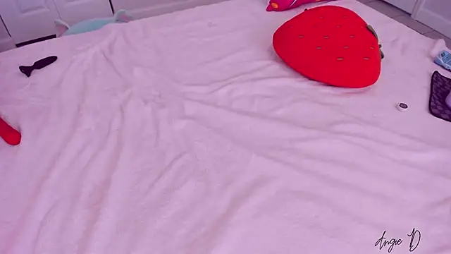 Snapshot of AngieDaniels1 chatting on 01/29/25, 03:58 AngieDaniels1 online show from 01/29/25, 03:58