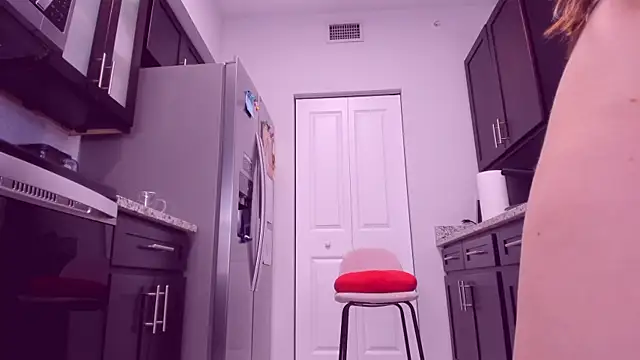 Snapshot of AngieDaniels1 chatting on 10/06/25, 11:40 AngieDaniels1 online show from 10/06/25, 11:40