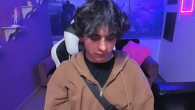 Luke Howland online show from 12/17/24, 03:39