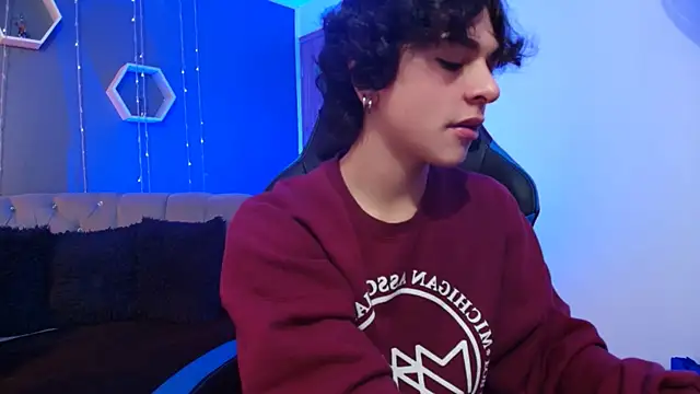 Luke Howland online show from 12/24/24, 06:06