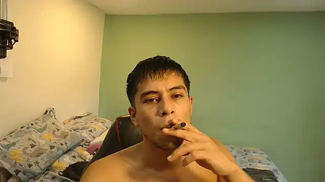 Snapshot of danielitopapuu chatting on 06/26/26, 07:07 danielitopapuu online show from 06/26/26, 07:07