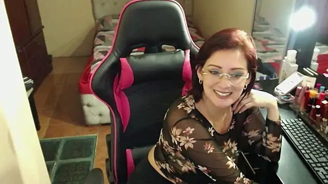 Carol Scottt online show from 12/17/24, 02:23