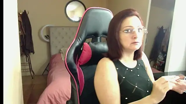 Carol Scottt online show from 09/17/25, 05:47